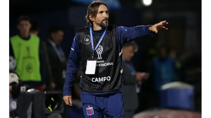 ¿Uno menos para Boca? Diego Martínez confirmó que seguirá siendo el DT de Tigre