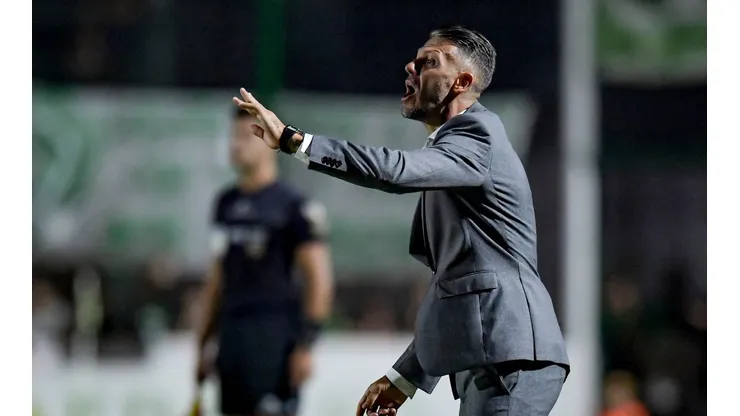 Lo esperan hasta el final: Demichelis quiere a su once ideal ante Huracán y aguarda por una figura