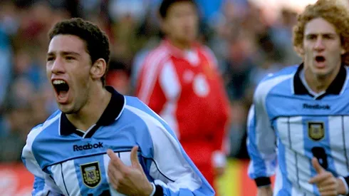 Maxi Rodríguez y Coloccini, campeones juveniles en 2001.