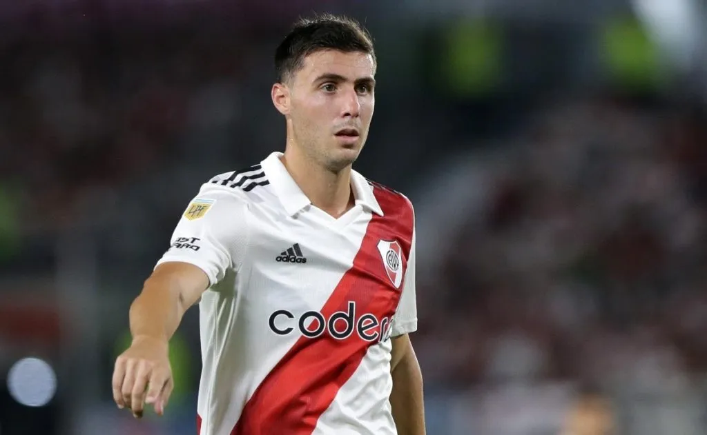 José Paradela, cedido en Necaxa.