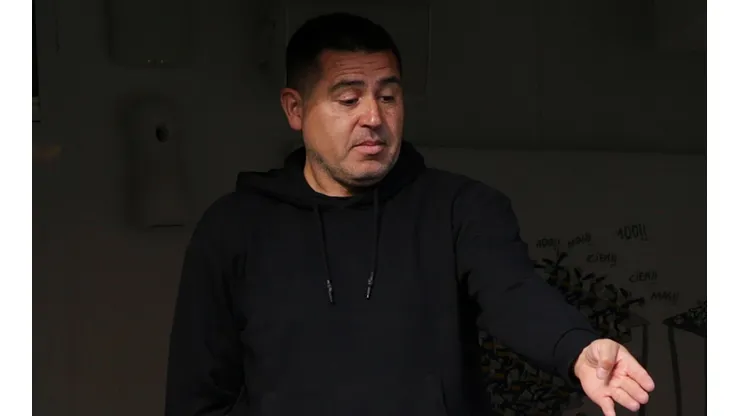 El plan B de Boca tras el "no" de Martino: el DT "terrenal" que buscaría Riquelme