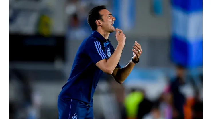 Lionel Scaloni mete mano en el equipo.