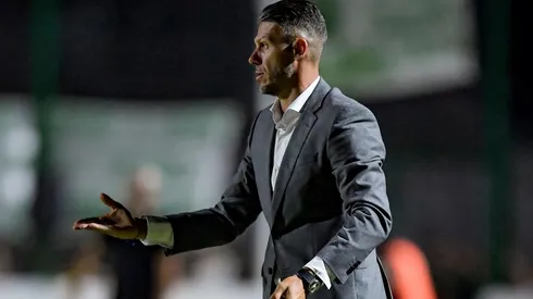 Martín Demichelis piensa en el partido del próximo viernes.