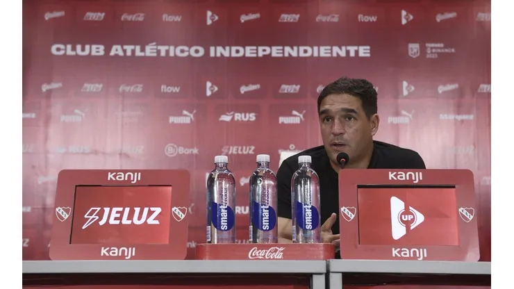 Confirmaron que una gloria de la Selección "está en carpeta" para dirigir a Independiente