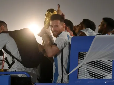 ¡En 5 combis! Así llegó la Selección Argentina al Monumental
