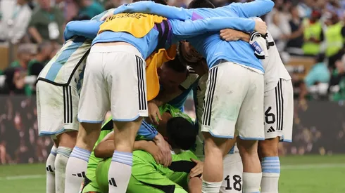 Un campeón mundial ex-River posó con la camiseta de otro equipo argentino