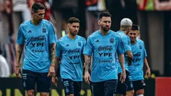 Echeverri junto a los cracks de la Selección Argentina.