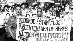 Abuelas de Plaza de Mayo.