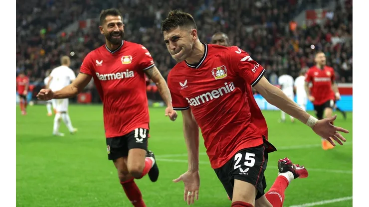 Palacios festejando uno de sus dos goles.