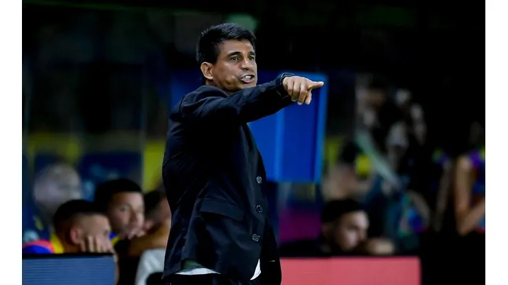 Falta un día para que juegue Boca y Hugo Ibarra todavía duda