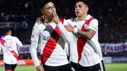 Solari festejando un gol junto a Enzo Pérez.