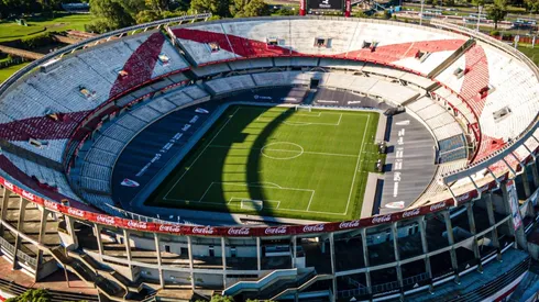El Monumental aguarda por más de 80 mil personas para disfrutar a los campeones del mundo.