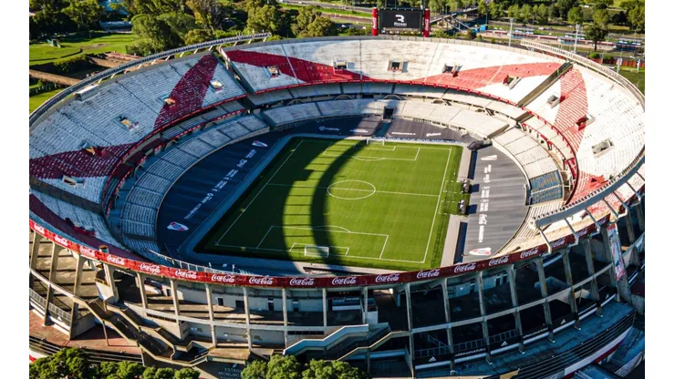 El Monumental aguarda por más de 80 mil personas para disfrutar a los campeones del mundo.