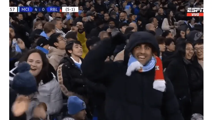 ¿Es él? Captaron a 'Wanchope' Ábila viendo al City en el Etihad