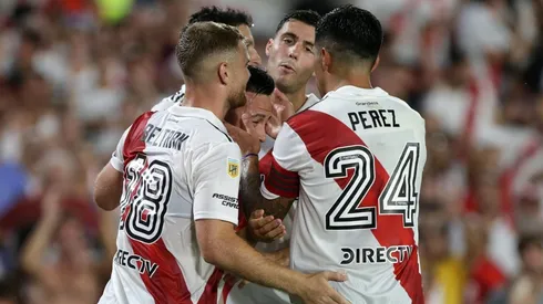 Barco y Beltrán festejando el 3-0 de River.