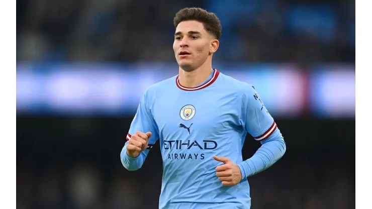Julián Álvarez, con pocos minutos en Manchester City.