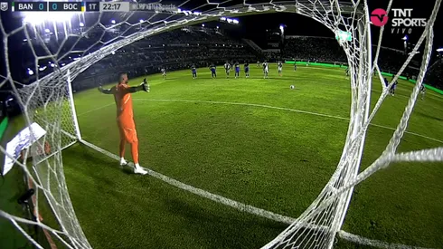Gran reacción de Sergio Romero.