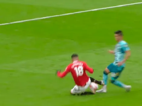 VIDEO | Llanto, consuelo y roja: la brutal patada de Casemiro a Alcaraz que pudo terminar mal