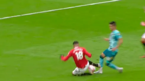 VIDEO | Llanto, consuelo y roja: la brutal patada de Casemiro a Alcaraz que pudo terminar mal