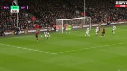 VIDEO | Senesi la paró de pecho, metió jueguitos y casi asiste para el 2 a 0 del Bournemouth