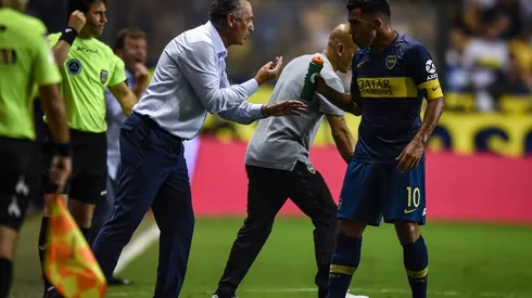 Sin filtro, Tevez cruzó a Gustavo Alfaro por su paso por Boca como DT: "Quería que me vaya mal"