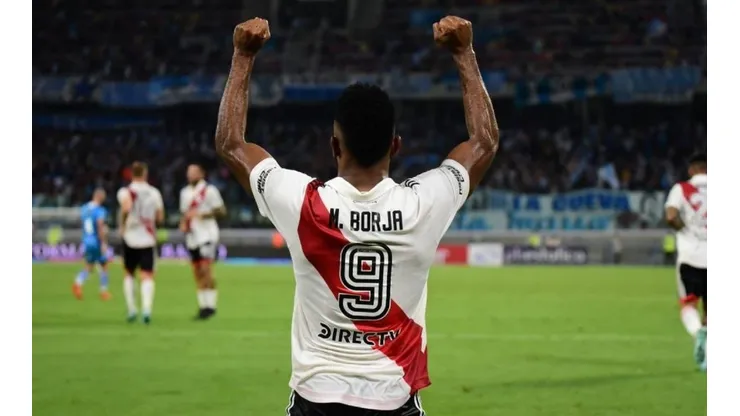 Borja festejando su gol a Racing de Córdoba.