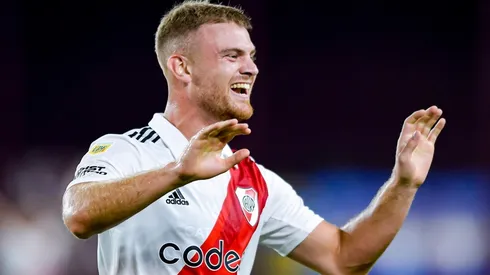 Beltrán festejando su gol a Lanús.