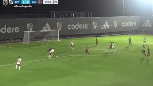 El golazo de Tiago Serrago al ángulo.