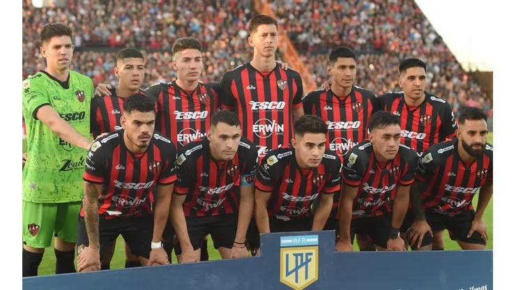 El plantel de Patronato que consiguió el pase a la Supercopa Argentina.