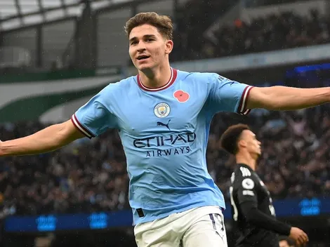 El gigante que preguntó por Julián Álvarez mientras no renueva con el City