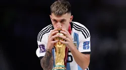 Lisandro Martínez con la camiseta de Boca.