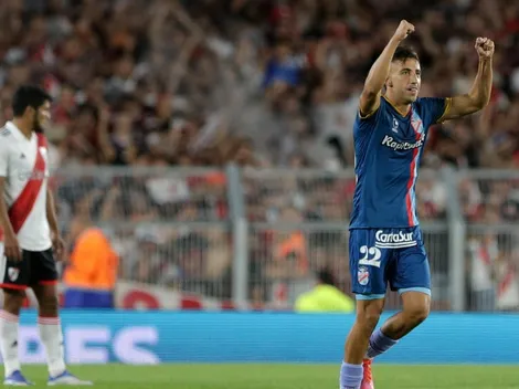 Batacazo Monumental: Arsenal lo dio vuelta y se lo ganó a un River repleto de errores