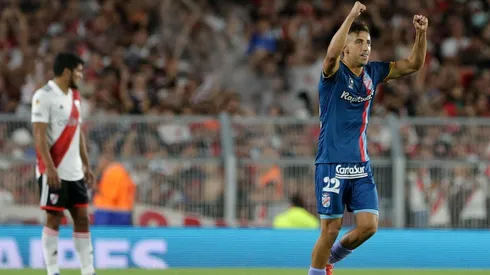 El festejo de Arsenal en el Monumental.