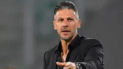 Martín Demichelis mete mano en el equipo.