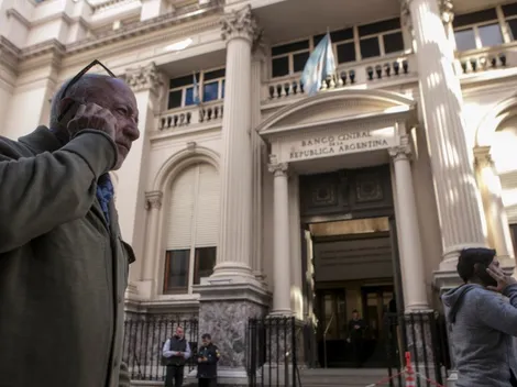 ¿Por qué no abren los bancos HOY, jueves 23 de febrero en Argentina?