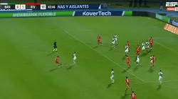 Desde ahí le pegó Simón para el 2-0 de River.