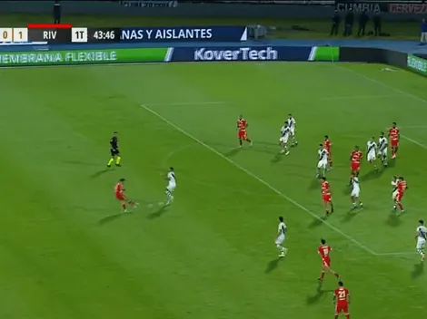 VIDEO | En el peor momento de River, Simón sacó otro remate de afuera y selló su doblete