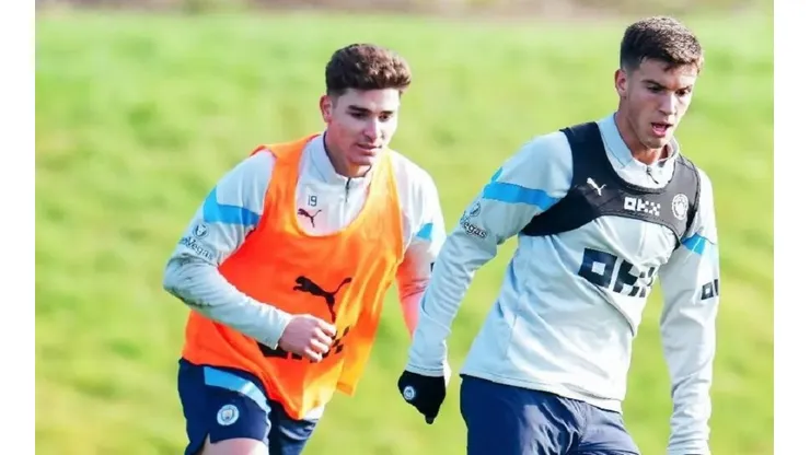 Perrone y Álvarez en el entrenamiento de Manchester City.