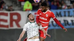 River y Banfield se miden por el Trofeo de Campeones.