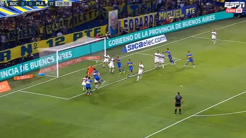 El muy buen cabezazo del zaguero de Boca.