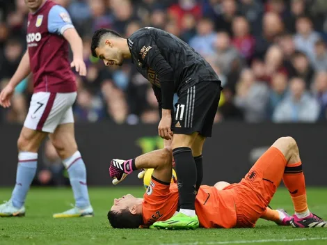 VIDEO | El gol en contra de Dibu Martínez a los 93' que le dio la victoria al Arsenal