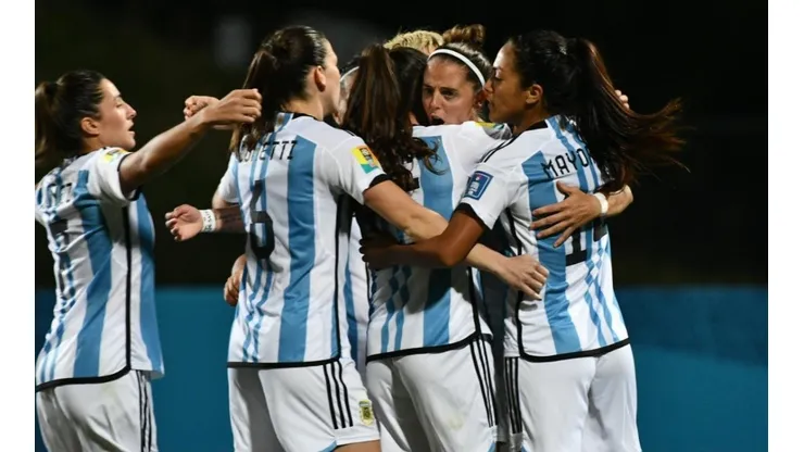 Argentina goleó a Chile en el primer amistoso en el año mundialista