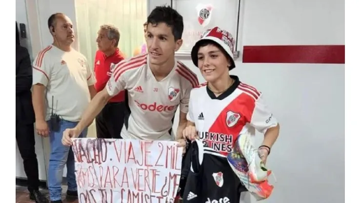 Nacho Fernández junto al pequeño Vito.