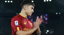 Paulo Dybala con la camiseta de la Roma.