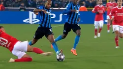 Tremenda maniobra de Nicolás Otamendi.