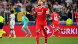 Nicolás Otamendi en acción en Benfica.