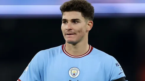 ¿Juega Julián Álvarez en Arsenal vs. Manchester City por Premier League?