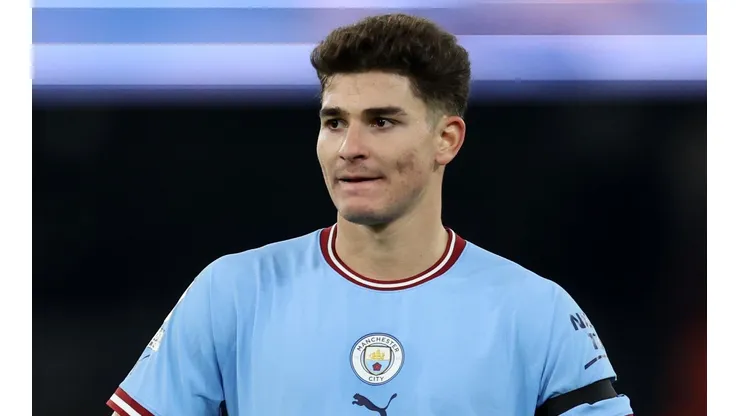 ¿Juega Julián Álvarez en Arsenal vs. Manchester City por Premier League?