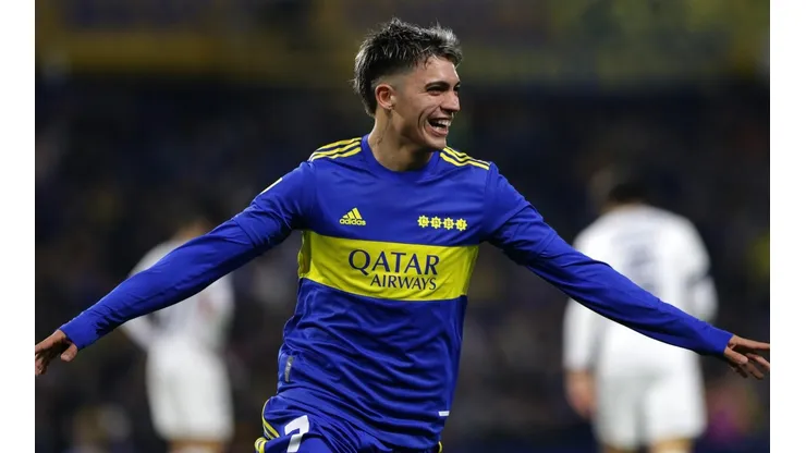 Zeballos festejando un gol con la camiseta de Boca.