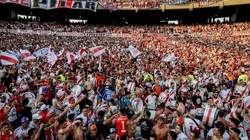 La marea de hinchas de River en el partido ante Argentinos.